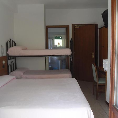 Hotel Ferrara San Benedetto del Tronto Oda fotoğraf